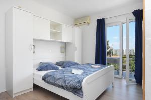 Studio with Balcony and Sea View room in Studio Tucepi 2676a