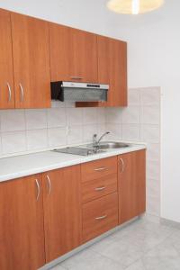 Apartments with parking space Njivice, Krk - 5458