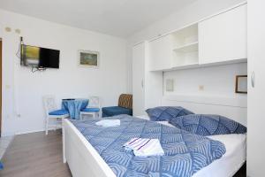Apartments with parking space Tucepi, Makarska - 2676