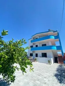 White & Blue Apartment's - Kavajë