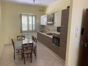 Confortevole e Luminoso Appartamento 100mq a Falerna con Vista sul Paese e sul Promontorio con Free WiFi Free Parking e Smart TV - Falerna