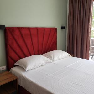 Green Hill Apartments