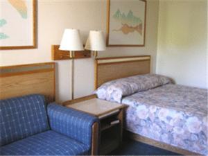 Queen Room room in Travelers Inn Bullhead City