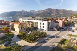 Premonte Apt. No:15