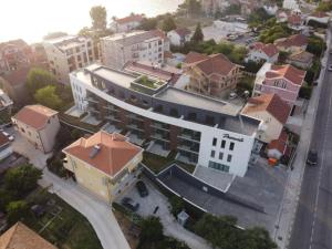 Premonte Apt. No:15