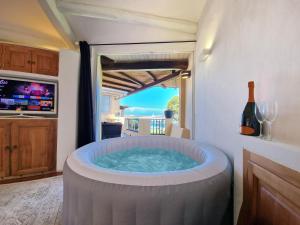 LUX-Porto Cervo Center Sea View Apartment