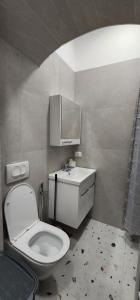 Like Home Apartment Shallvaret City Centre