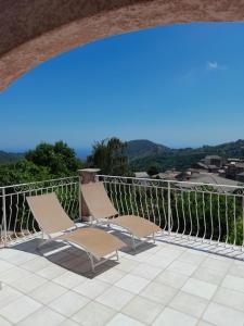 Maisons de vacances Maison entre terre et mer Vue sur mer Grande terrasse : photos des chambres