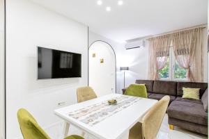 NEW! Luxury Apartment Dona