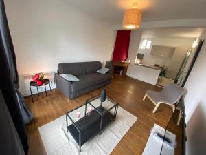 Appartements Fabuleux T3 de 85 m2, situe au calme avec grand parking gratuit prive ,Fibre wifi : photos des chambres