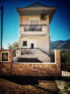 Physis - Seaview Maisonette