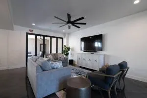 The Latitude Adjustment, located close to Golf,Sand Dunes, Reservoir & National Parks - Hurricane