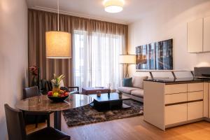Superior Apartment room in InTown Residences
