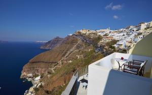 Petite Suite with Private Caldera View Balcony