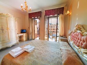 Superior Double Room with Jacuzzi room in Imperial Rooms