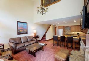4 Bedroom Condo In Lionshead At Boutique Resort Within Walking Distance To The Eagle Bahn Gondola