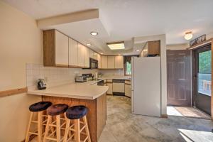 Mountain-View Campton Retreat about 3 Mi to Ski Slopes