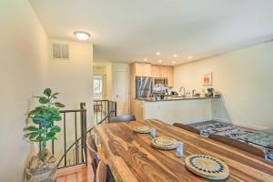 Sun-Lit Vernon Condo Less Than 2 Mi to Ski Resort!