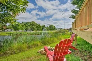 Lakeside Tiny Home Retreat with Pool and Hot Tub - Padena