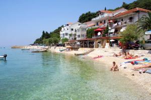 Apartments by the sea Zaostrog, Makarska - 6659