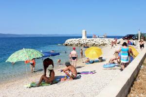 Apartments by the sea Podgora, Makarska - 6705 