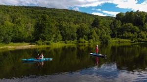 Le dôme des yourtes du petit ruisseau