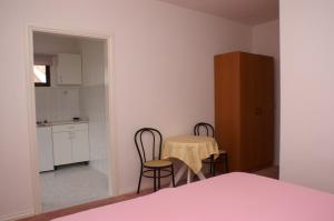 Apartments with parking space Sutivan, Brac - 747