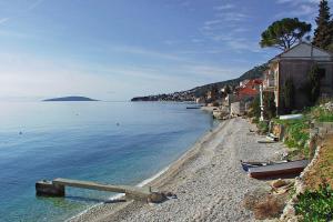 Apartments by the sea Brist, Makarska - 11078 