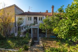 Apartments by the sea Podgora, Makarska - 11469 