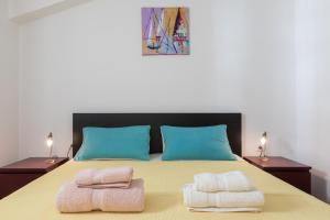 Apartments by the sea Podgora, Makarska - 11469