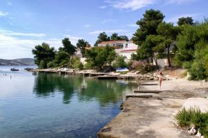 Apartments by the sea Rogoznica - 11710