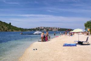 Apartments with parking space Sapina Doca, Rogoznica - 11739