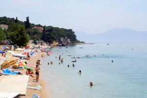 Apartments by the sea Zaostrog, Makarska - 12935 