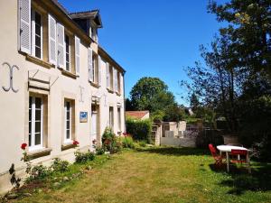 Maisons de vacances Spacious holiday home in Tracy sur Mer with garden : photos des chambres