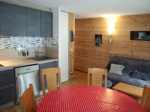 Appart rénové 8 pers avec piscine, jacuzzi et sauna aux Orres - FR-1-322-484