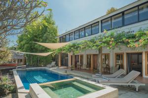 Villa Dinding Batu