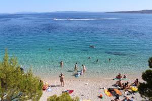 Apartments with a parking space Brela, Makarska - 16603