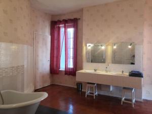 B&B / Chambres d'hotes Les Volets Bleus : photos des chambres