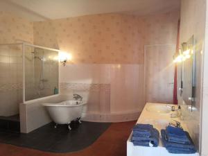 B&B / Chambres d'hotes Les Volets Bleus : photos des chambres