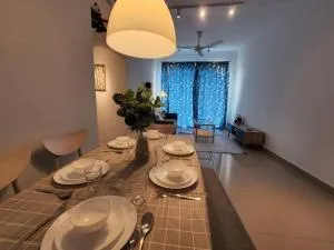 10pax Cinema Themehouse 3B2R with pool sauna atari games,wifi - Kampong Bukit Naga