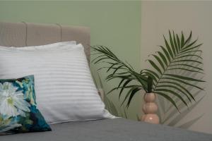 Andys & Haris Elegant Town Studios, by ZanteWize