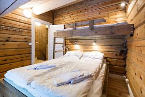 Lake View Apartment 4 bedrooms and 2 bathrooms