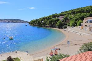 Apartments by the sea Rogoznica - 13012