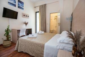 Double Room with Balcony room in Hotel Baby