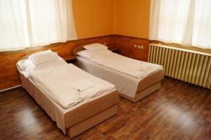 Twin Room room in Malomudvar Étterem Cukrászda Panzió és Rendezvényház