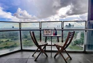Almas Family Studio 100mbps Netflix By STAY