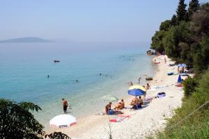 Apartments by the sea Zaostrog, Makarska - 10431 