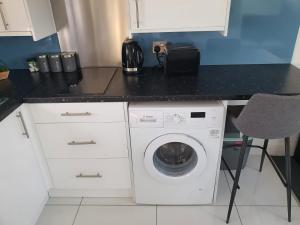 New Self Contained Flat,in Hayes, Free Parking