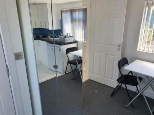 New Self Contained Flat,in Hayes, Free Parking