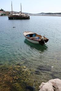 Apartments by the sea Rogoznica - 17978